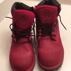 Timberlands Boys size 5